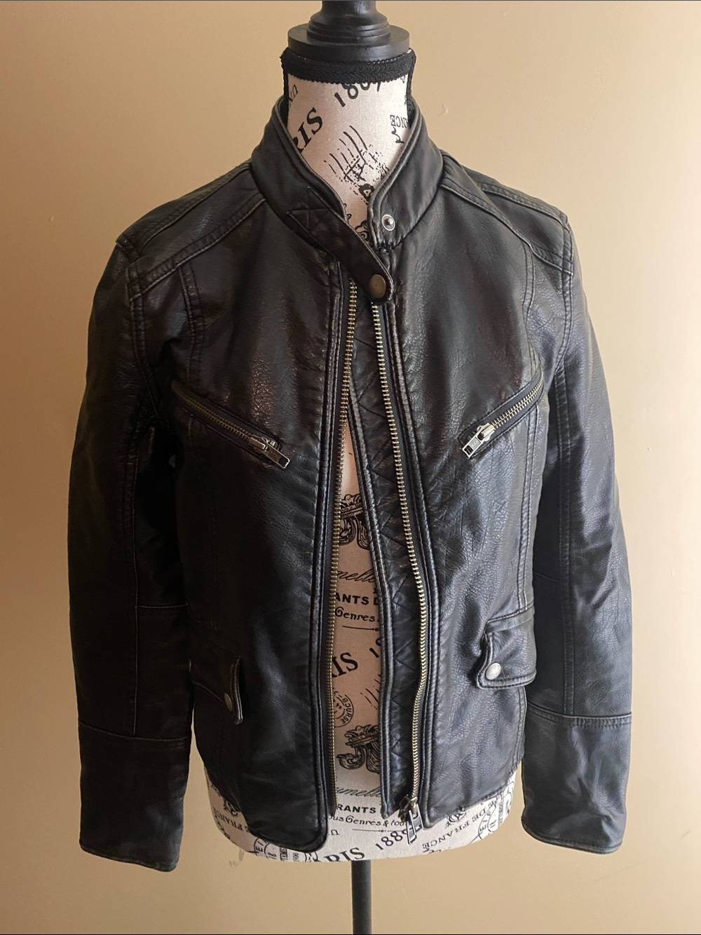 Women’s Black Leather Moto Jacket - Classic Biker Style